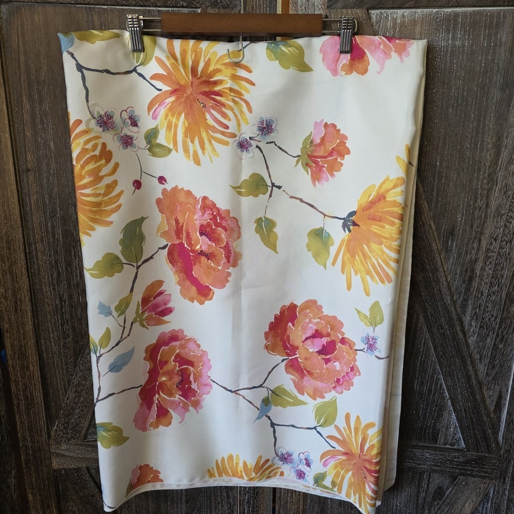 Printed Fabric Tablecloth White Floral Print 60"x84" Rectangle Water Resistant